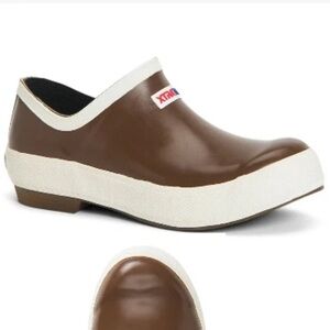 Salmon Sisters Xtratuf Puffin Clogs